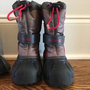 Sorel boys snow boots size 11